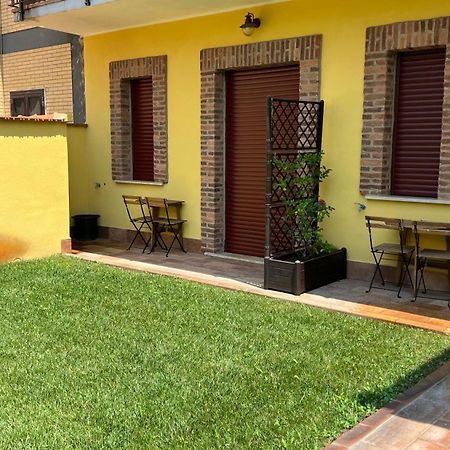 Guest House Le Gemelle Vagabonde Φιουμιτσίνο Εξωτερικό φωτογραφία