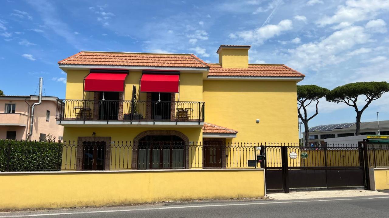 Guest House Le Gemelle Vagabonde Φιουμιτσίνο Εξωτερικό φωτογραφία