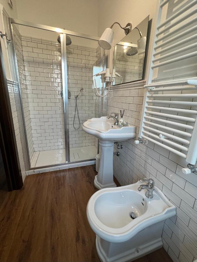 Guest House Le Gemelle Vagabonde Φιουμιτσίνο Εξωτερικό φωτογραφία