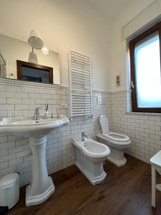 Guest House Le Gemelle Vagabonde Φιουμιτσίνο Εξωτερικό φωτογραφία
