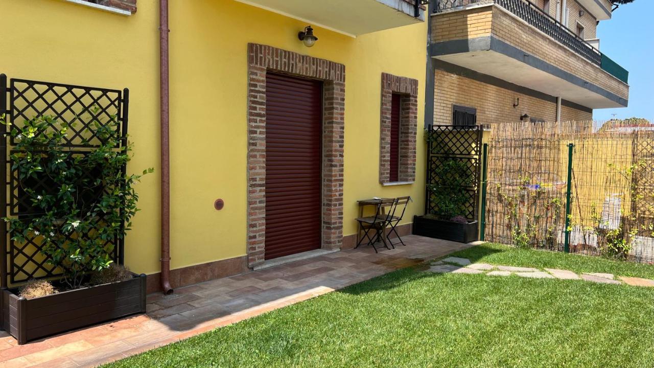 Guest House Le Gemelle Vagabonde Φιουμιτσίνο Εξωτερικό φωτογραφία