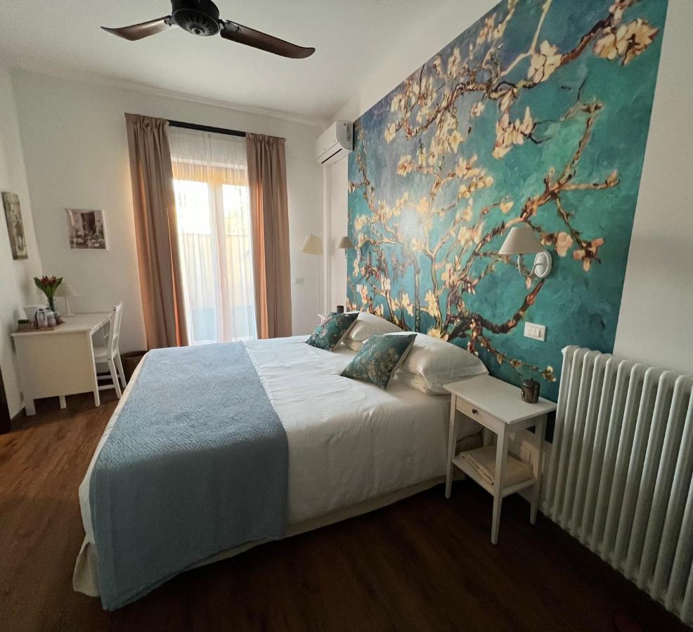 Guest House Le Gemelle Vagabonde Φιουμιτσίνο Εξωτερικό φωτογραφία