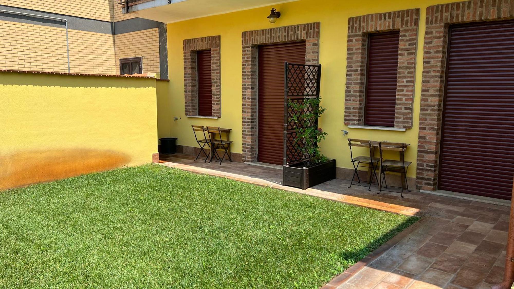 Guest House Le Gemelle Vagabonde Φιουμιτσίνο Εξωτερικό φωτογραφία